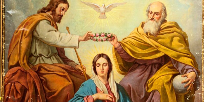 deus pai jesus e espirito santo coroando nossa senhora rainha 22 agosto