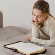 leitura orante da biblia para crianças catequese